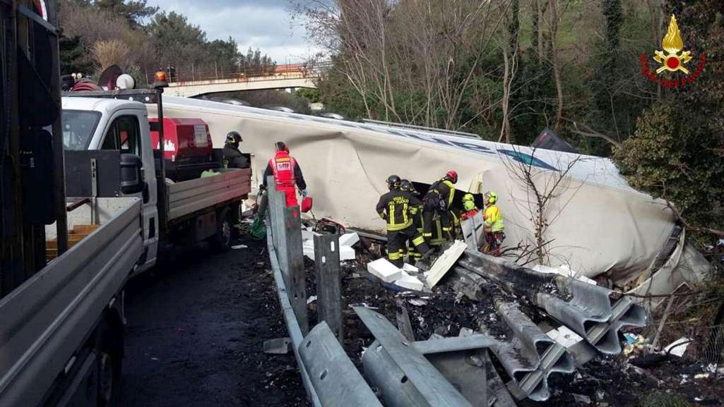 Una immagine dell'incidente scattata dai Vigili del Fuoco