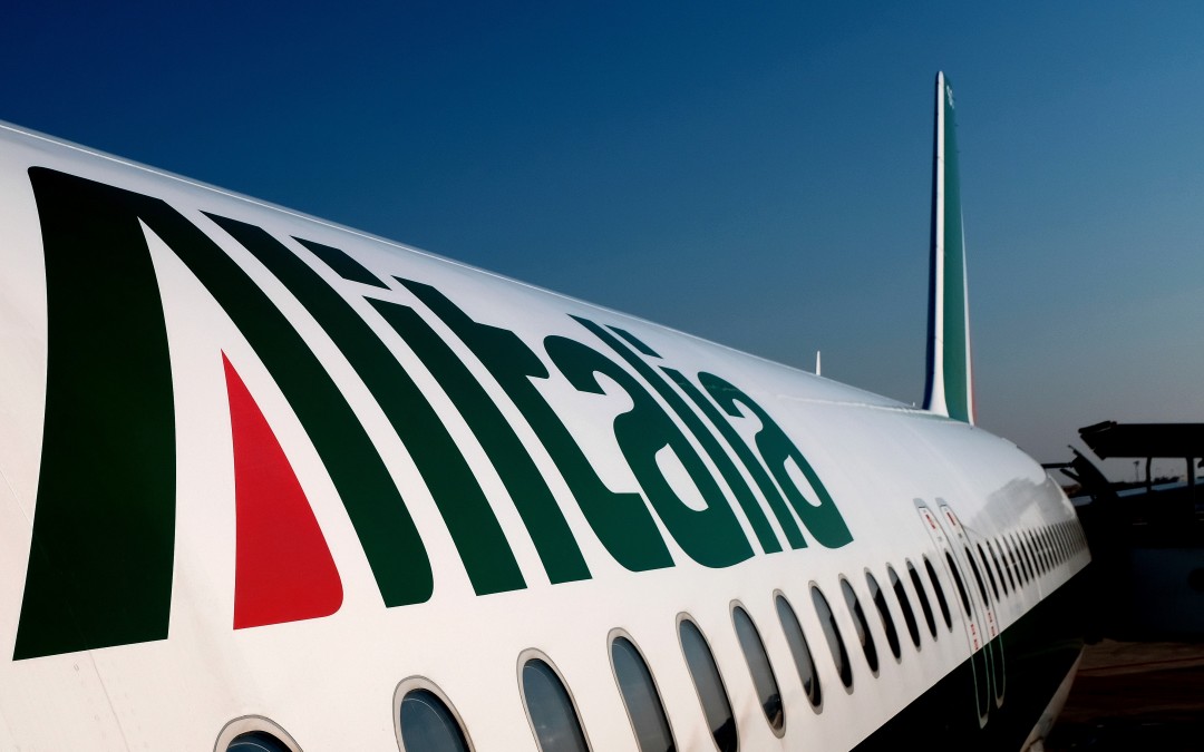 Alitalia resti integra, aprire tavolo di sistema su settore trasporto aereo