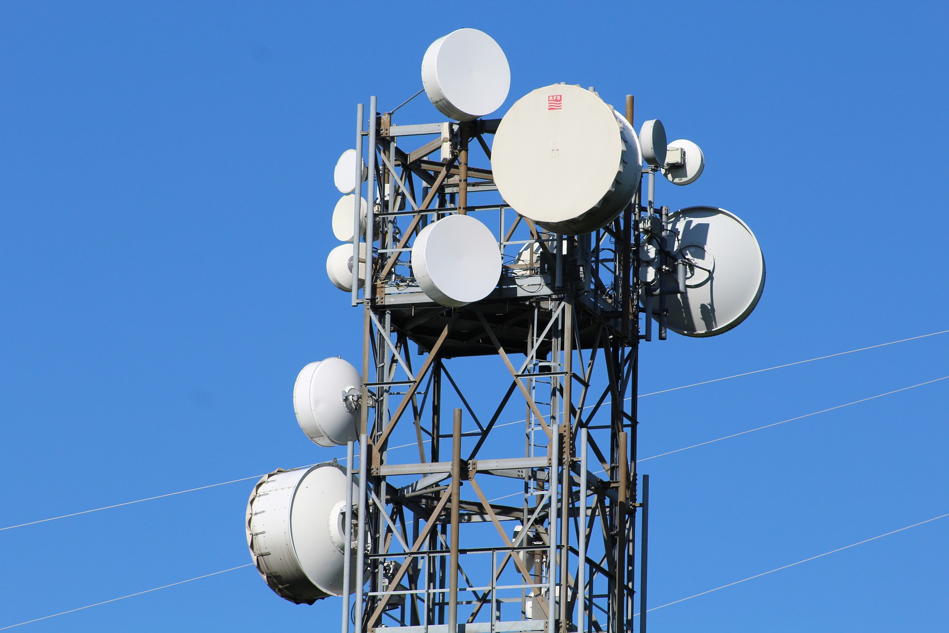 Эхо связь. Ретранслятор 5g. Ретрансляторы сотовой связи 5g. Телекоммуникационная вышка. Вышка ретранслятор сотовой связи.