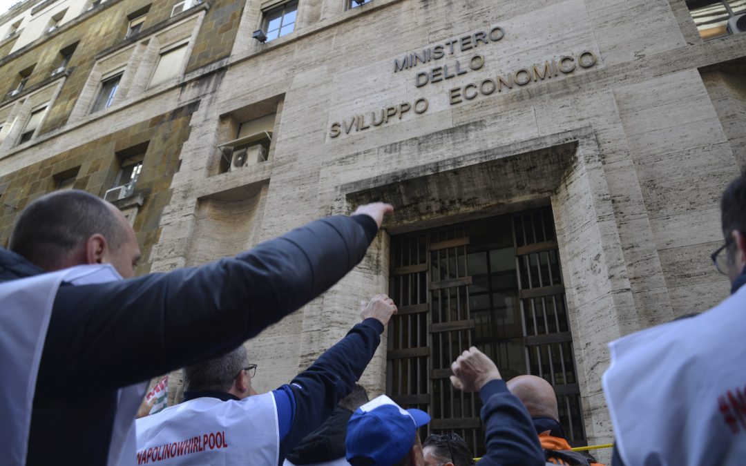 Whirlpool, Spera: “16 ore di sciopero  in tutti gli stabilimenti del Gruppo”